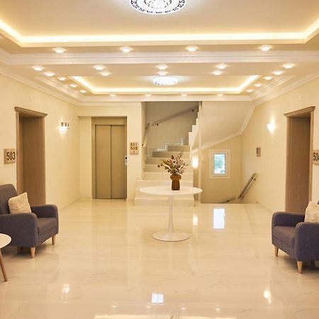 卡兰巴卡Famissi Sofita 7公寓式酒店 外观 照片