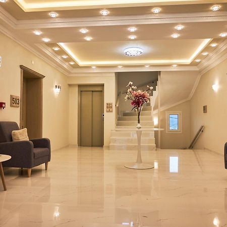 卡兰巴卡Famissi Sofita 7公寓式酒店 外观 照片